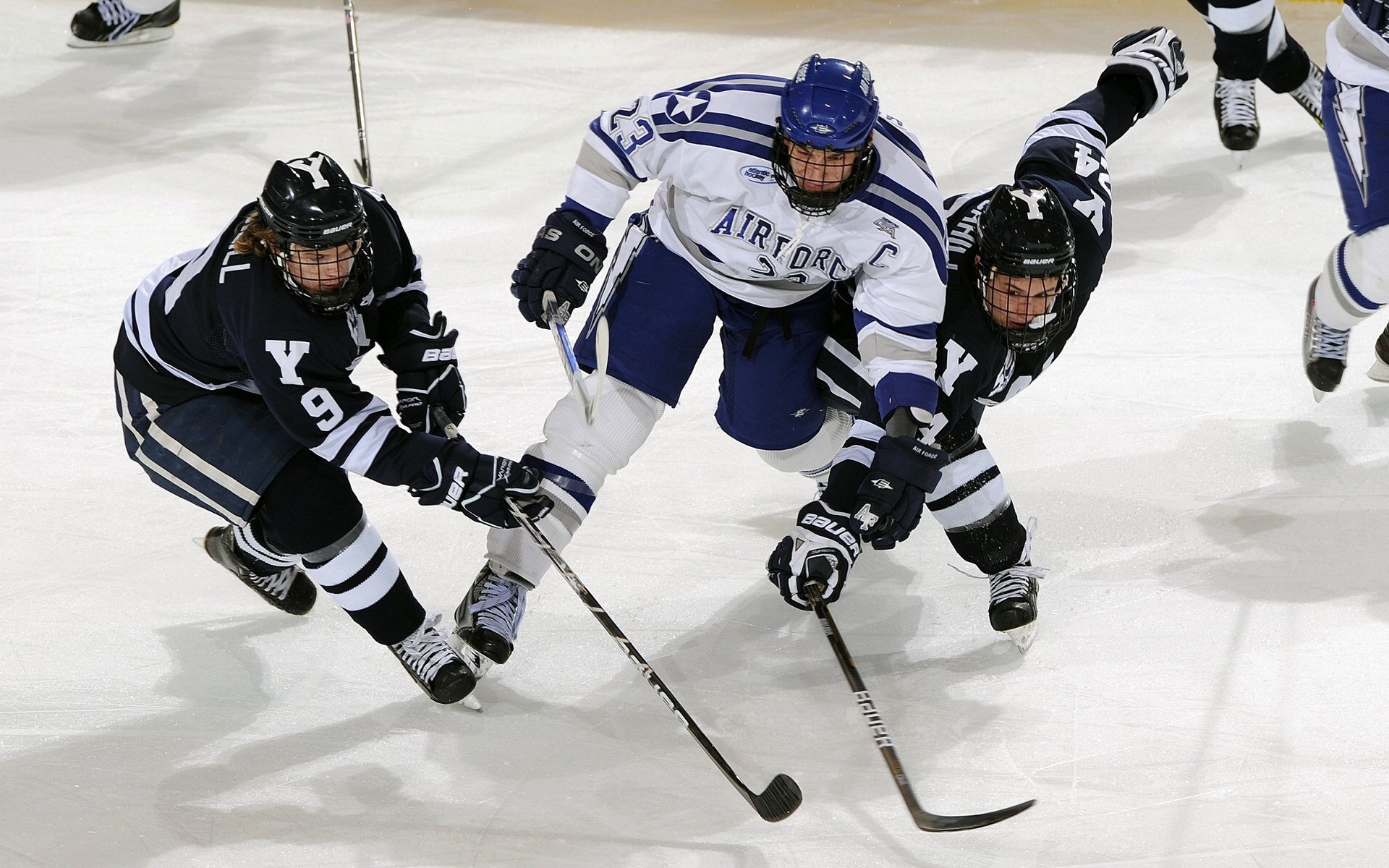世界杯：马拉多纳与梅西“谁是GOAT”争论达到前所未有高度